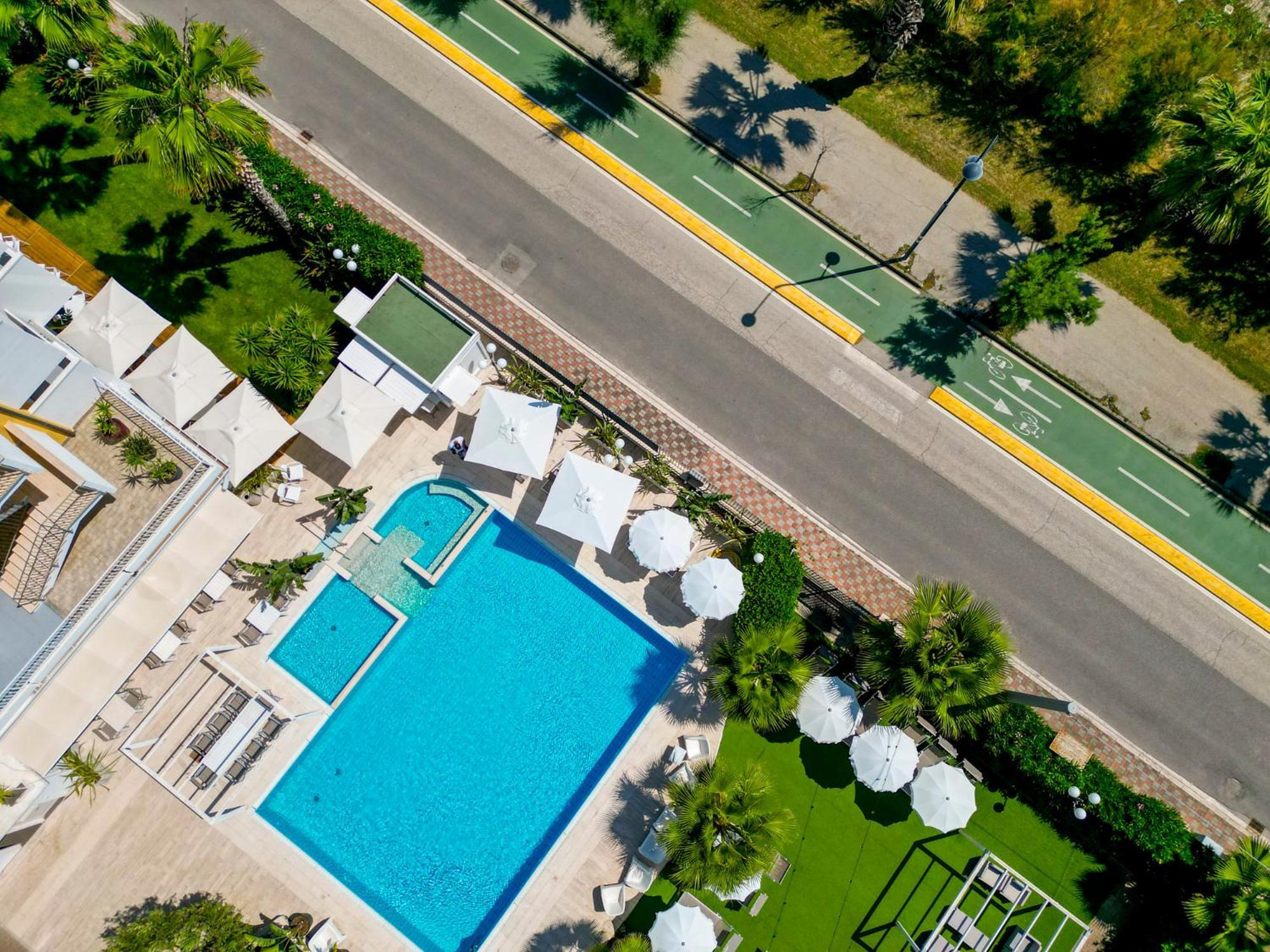 Hotel Belvedere Мартинсикуро Екстериор снимка