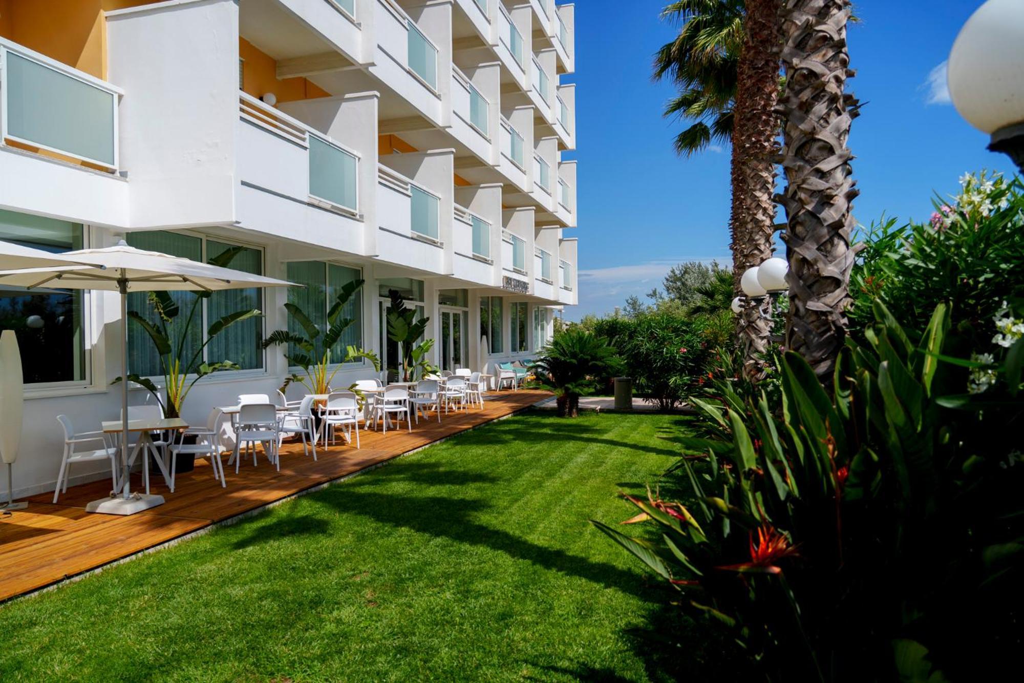 Hotel Belvedere Мартинсикуро Екстериор снимка